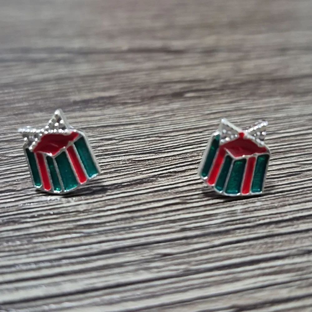 ♡♡♡ Mini Christmas Present Box Stud Earrings Enamel Red & Green Striped Gift